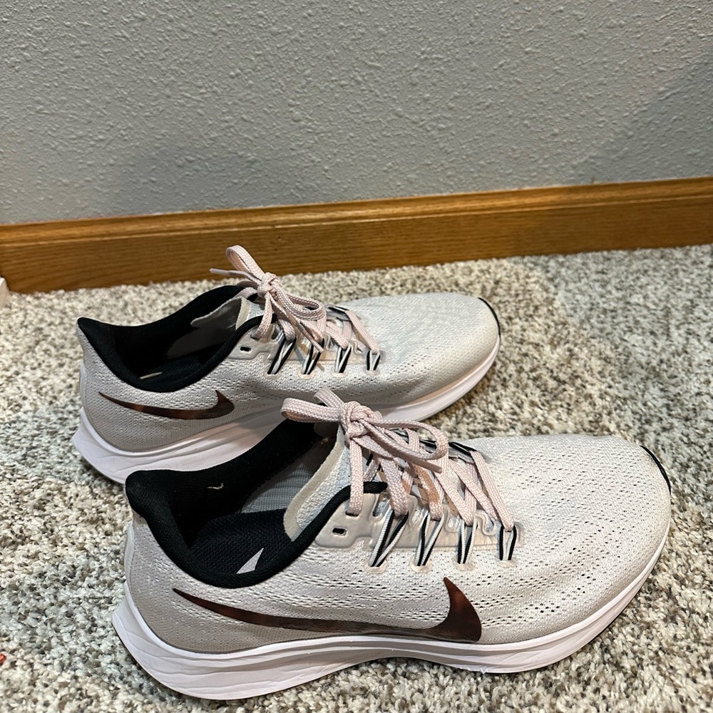 Nike zoom Pegasus 36, size 8.5 women’s